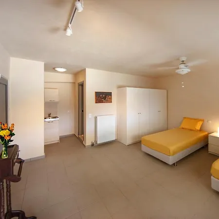1st Floor / Crystal View *